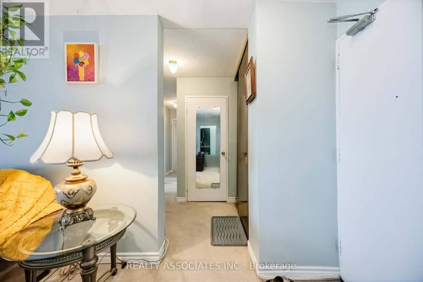 811 - 180 Markham Road — photo 14 of 29
