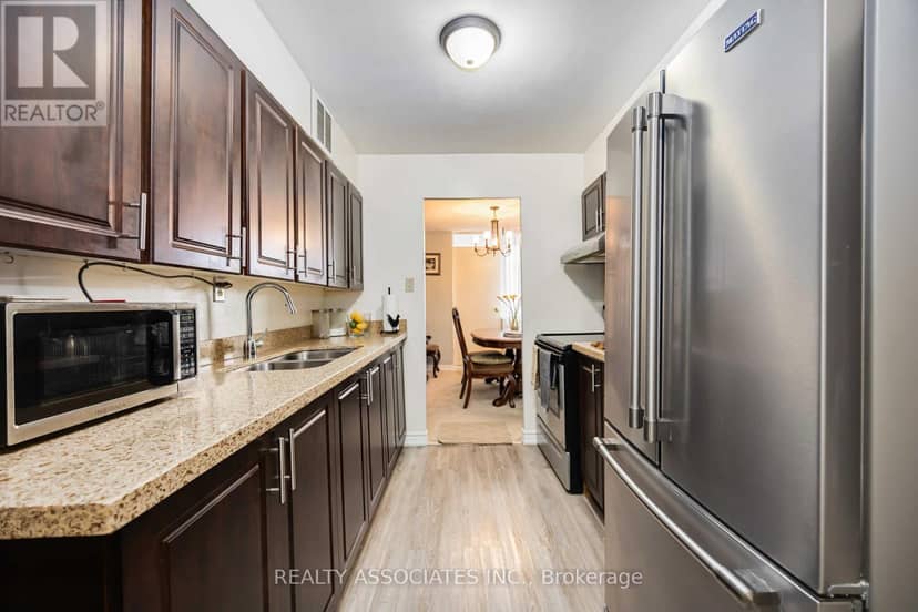 811 - 180 Markham Road — photo 25 of 29