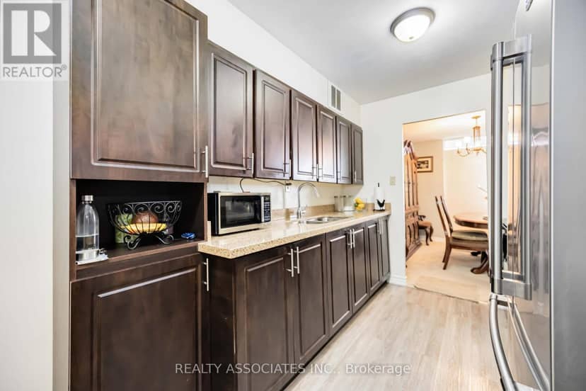 811 - 180 Markham Road — photo 26 of 29