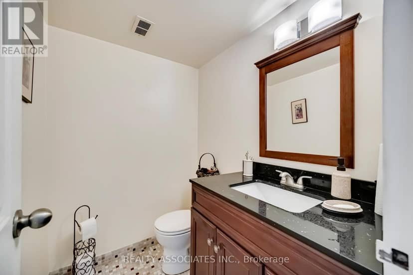 811 - 180 Markham Road — photo 6 of 29