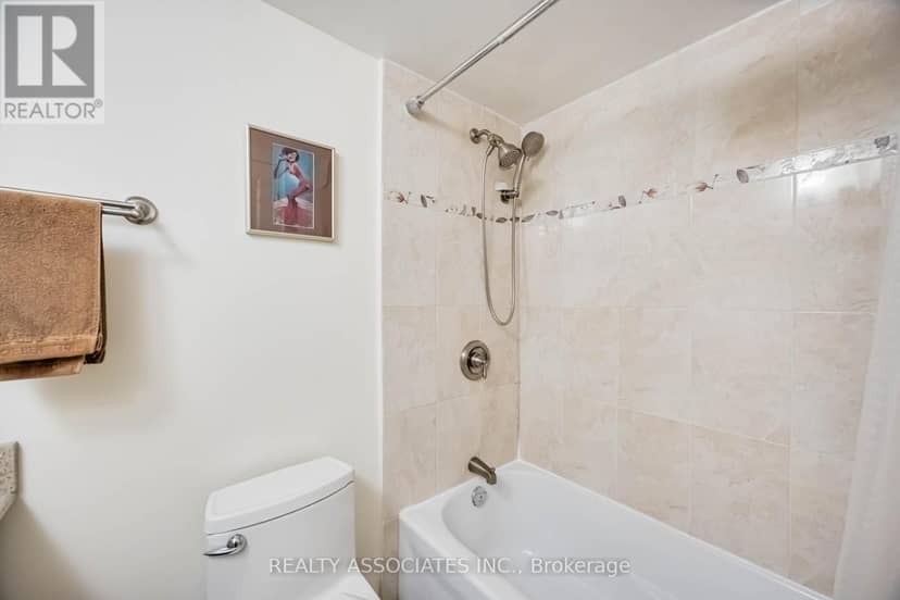 811 - 180 Markham Road — photo 8 of 29