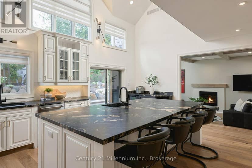 129 Blueski George Crescent — photo 15 of 40