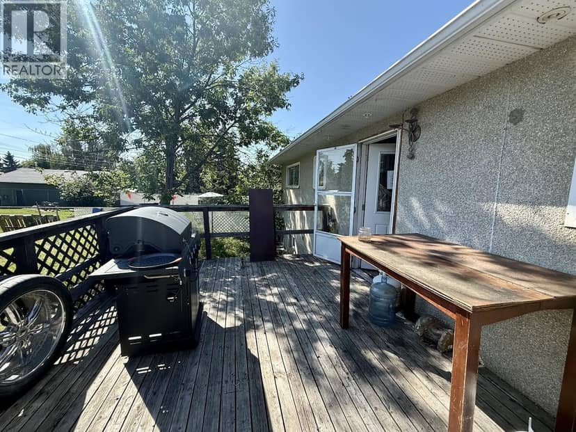 9203 91 STREET, Fort St. John, photo 3