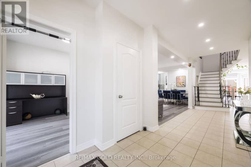 50 Northface Crescent — photo 11 of 40