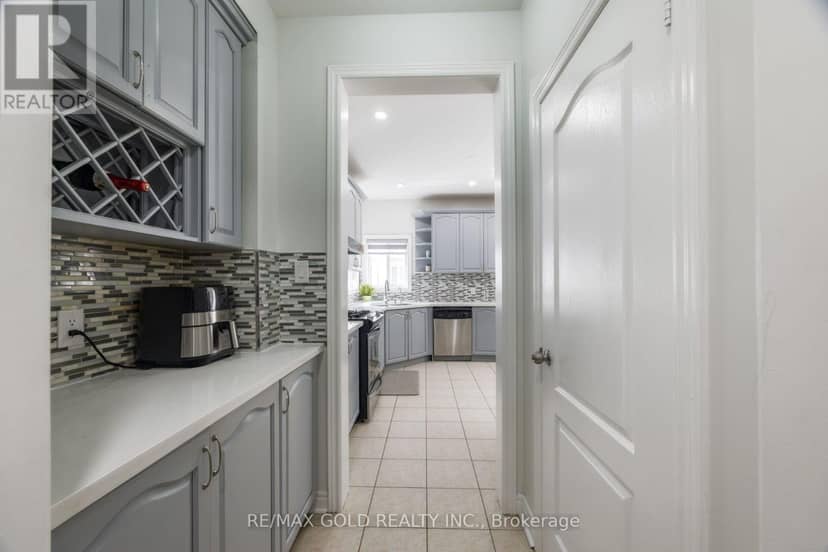 50 Northface Crescent — photo 23 of 40