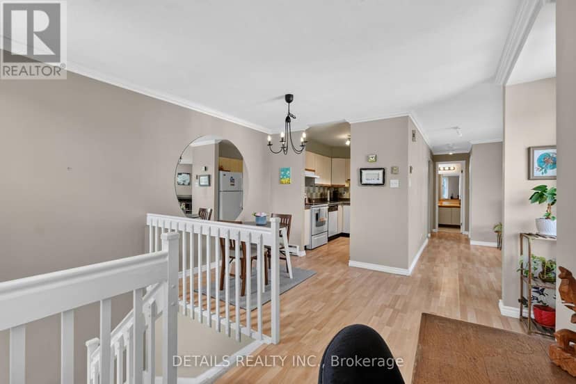 7 - 1 Stonebank Crescent — photo 10 of 40