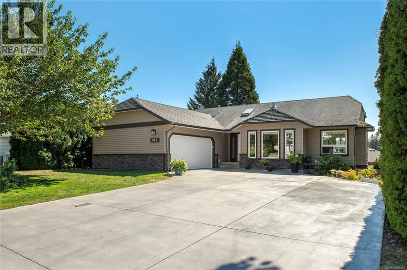 747 Steenbuck Dr, Campbell River