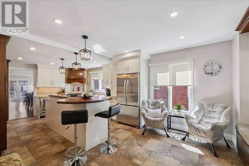 44 Sunvale Place — photo 10 of 40