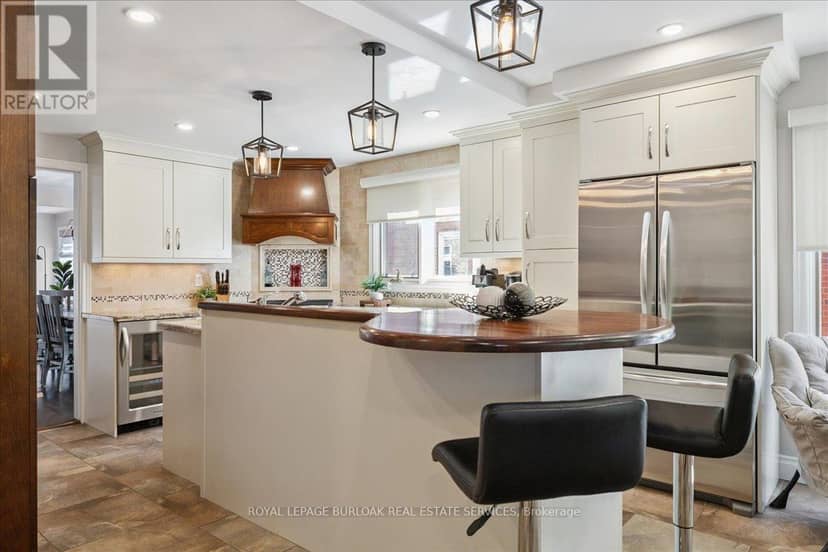 44 Sunvale Place — photo 11 of 40