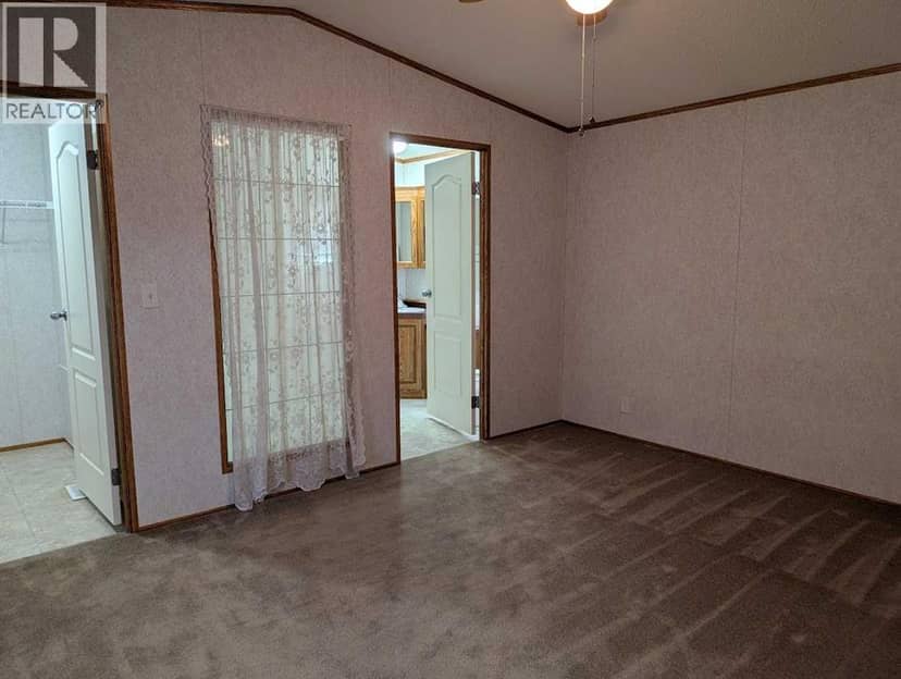 211 Railway Avenue — photo 12 of 25