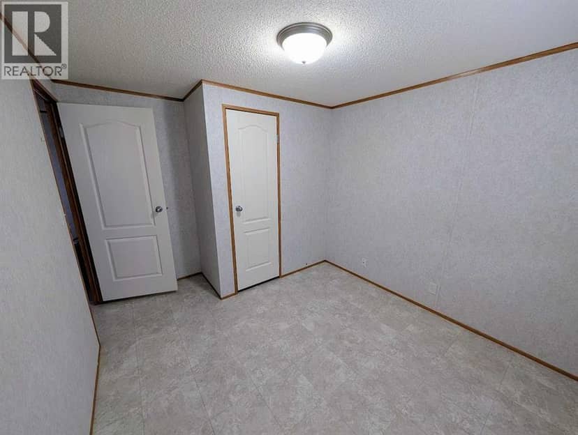 211 Railway Avenue — photo 20 of 25