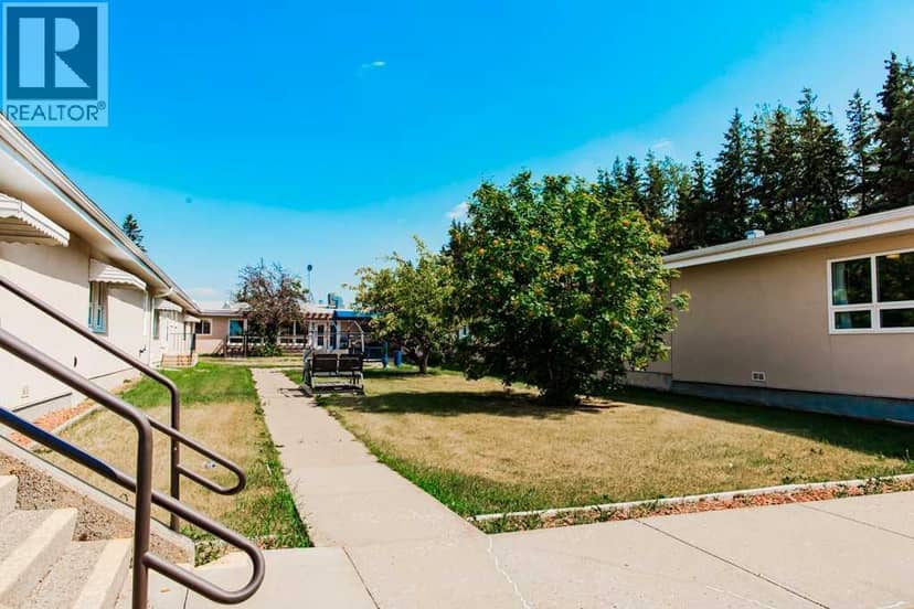 5230 44 Avenue — photo 9 of 40