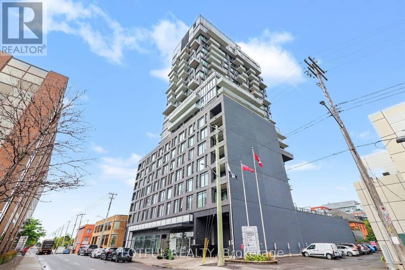 1309 - 203 Catherine Street — photo 2 of 24