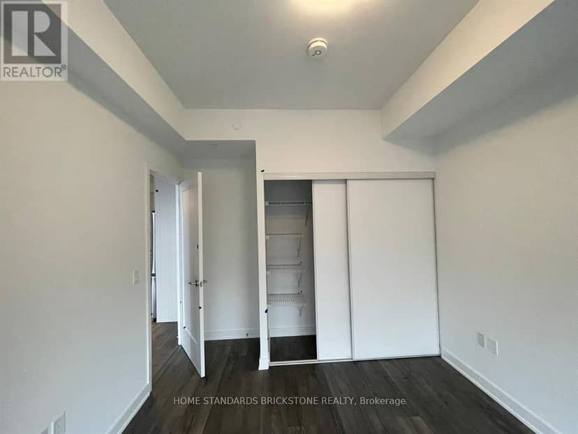 Listing 30185577 — photo 13 of 19