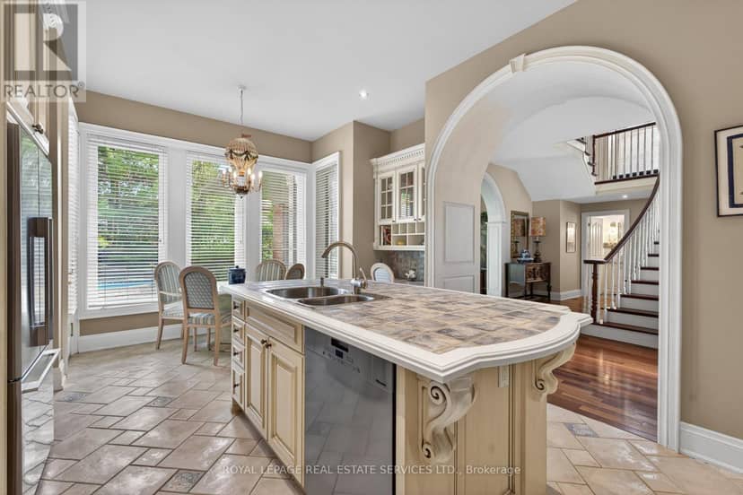 3476 Vinehaven Trail — photo 15 of 40