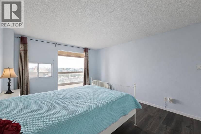 2012, 221 6 Avenue SE, Calgary, photo 8
