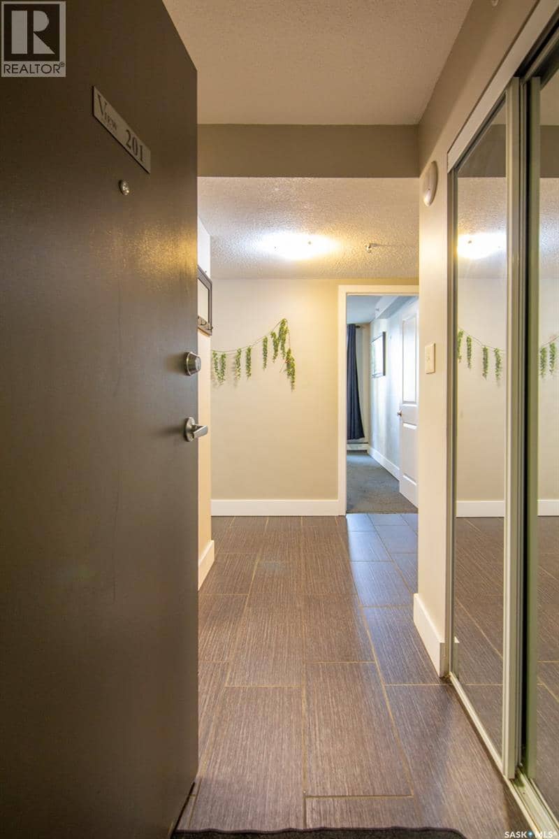 201 320 5th AVENUE N, Saskatoon, photo 2