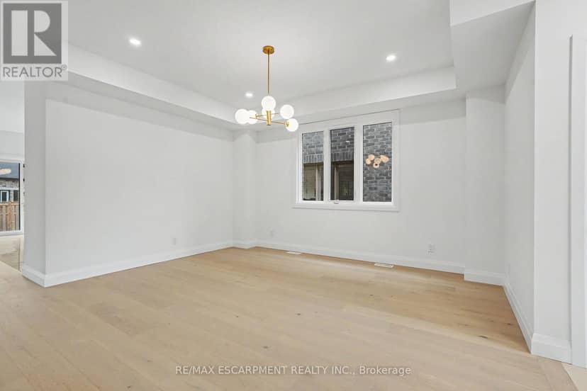 386 Southcote Road — photo 6 of 37