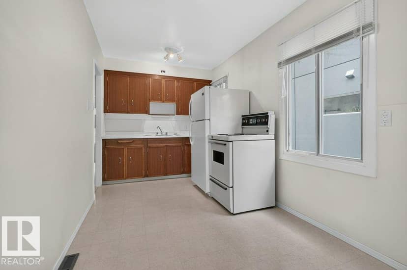 9026 92 ST NW, Edmonton, photo 8