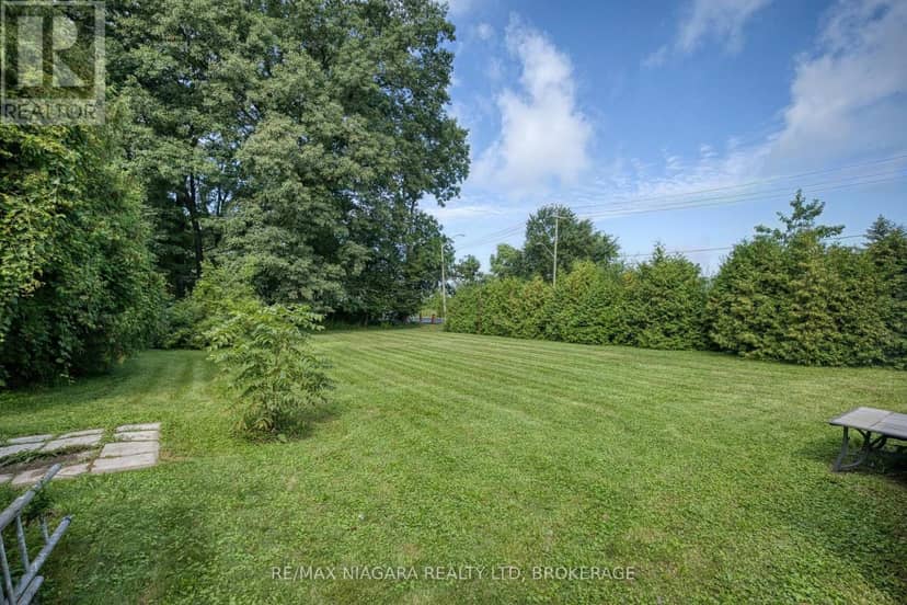 5469 Prince Edward Avenue — photo 17 of 19