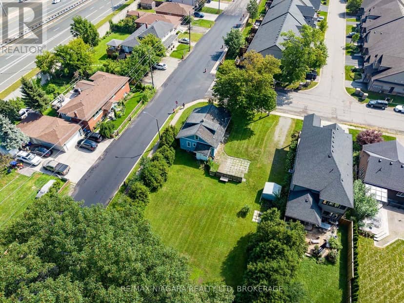 5469 Prince Edward Avenue — photo 9 of 19