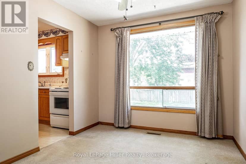 278 Elgin Crescent — photo 11 of 40