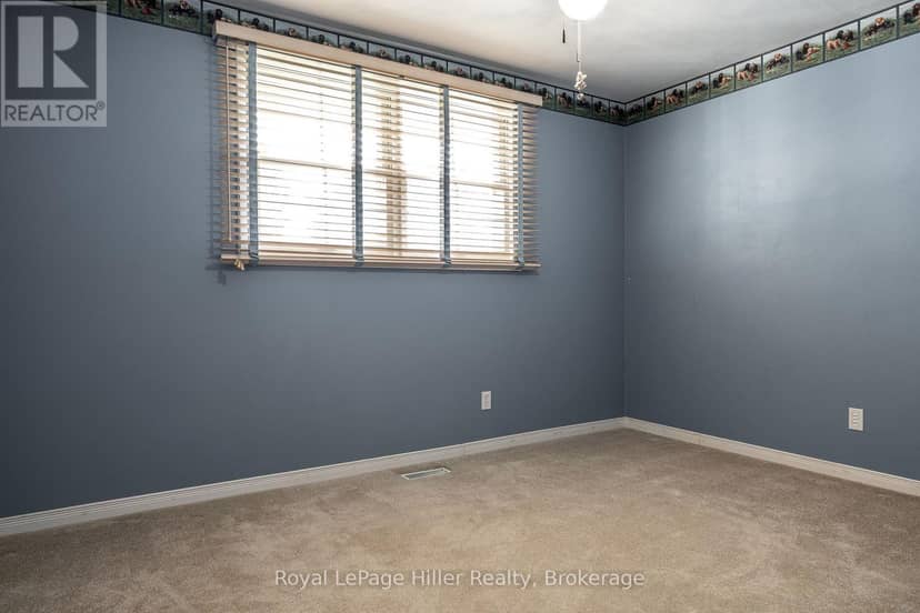 278 Elgin Crescent — photo 20 of 40