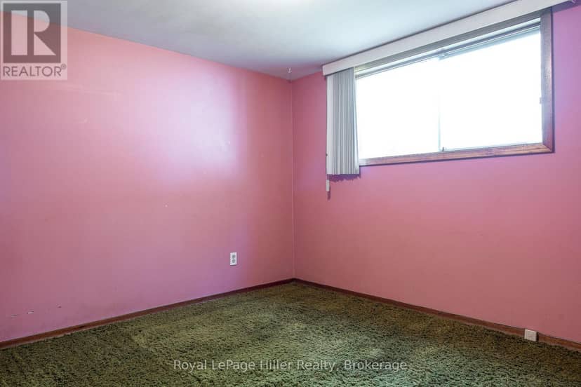 278 Elgin Crescent — photo 34 of 40