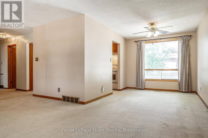 278 Elgin Crescent — photo 7 of 40