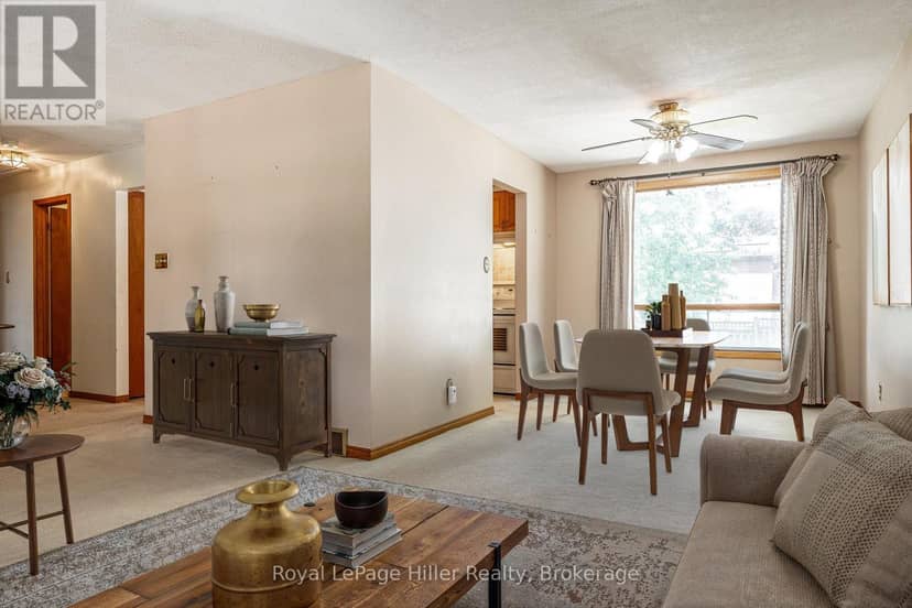 278 Elgin Crescent — photo 8 of 40