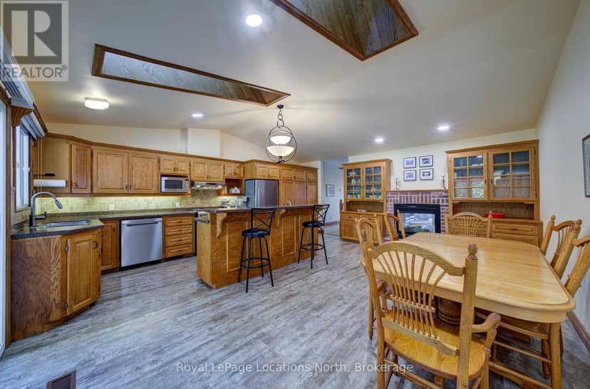 2225 Tiny Beaches Road S — photo 18 of 40