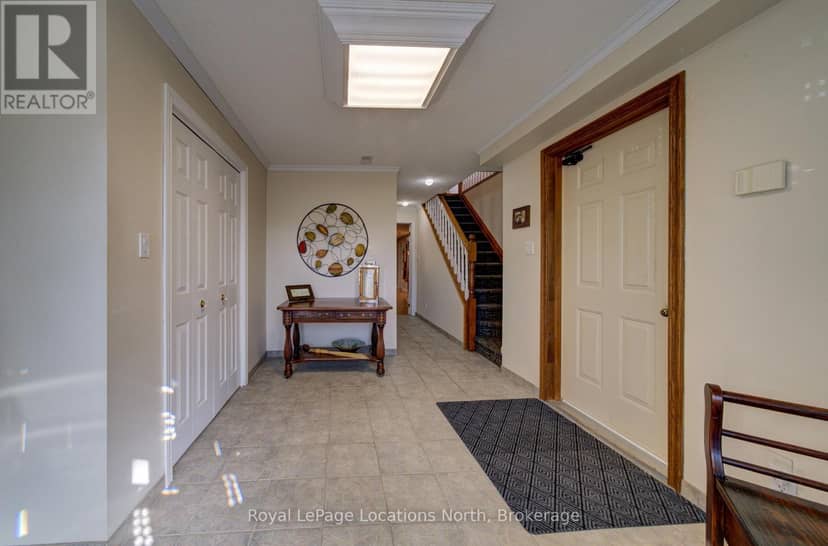2225 Tiny Beaches Road S — photo 8 of 40