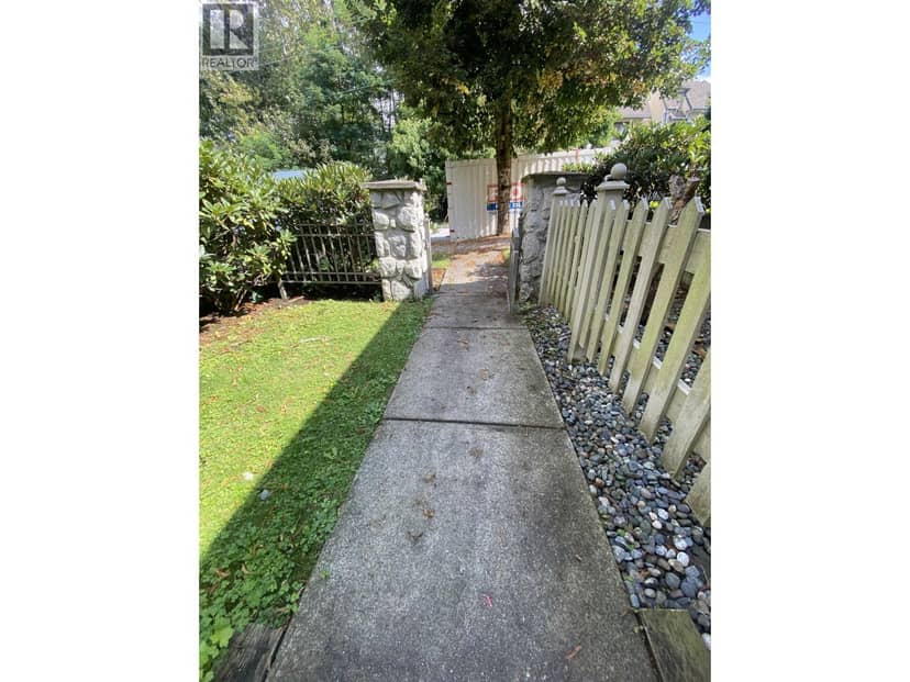 81 7503 18TH STREET, Burnaby, photo 2