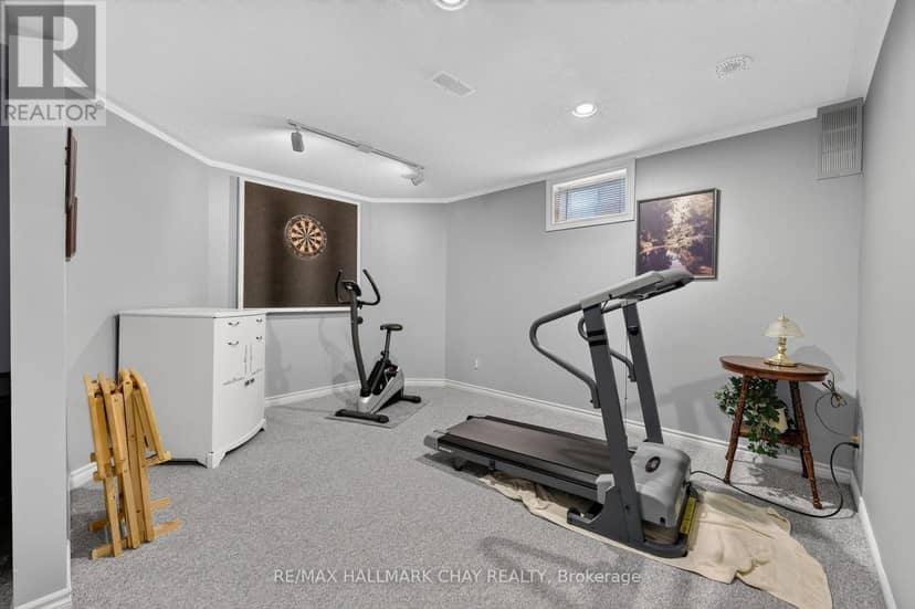 358 Livingstone Street W — photo 15 of 22