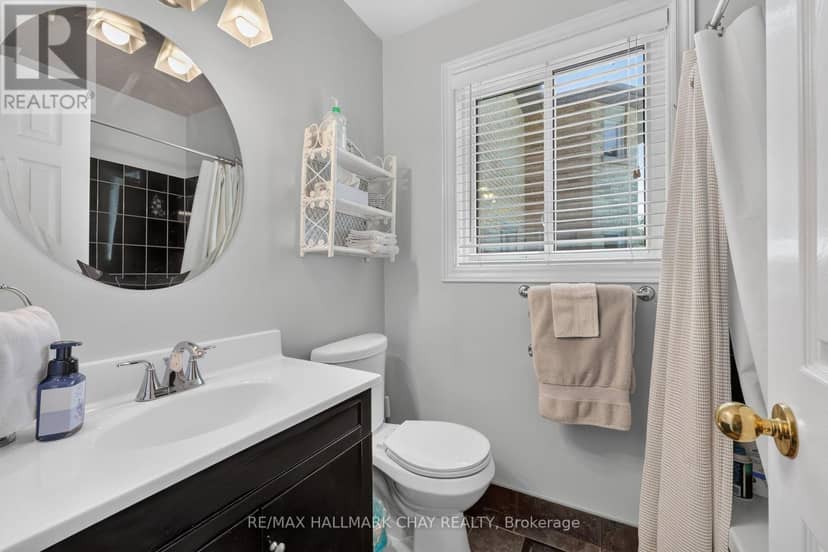 358 Livingstone Street W, Barrie, photo 8