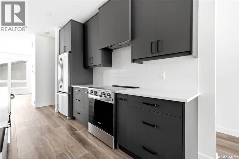 3023 Regina AVENUE — photo 11 of 40