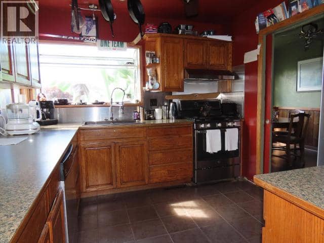 4538 MICHIGAN AVE, Powell River, photo 2
