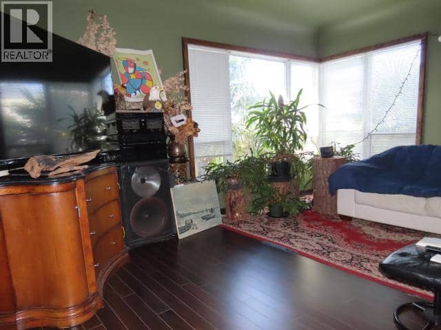 4538 MICHIGAN AVE, Powell River, photo 3