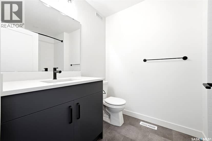 3919 Qu'appelle DRIVE — photo 34 of 40