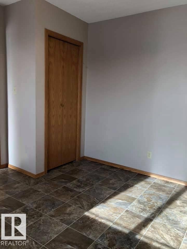 4805 47 ST — photo 14 of 22