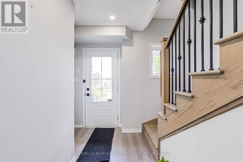 18 Jerome Way — photo 5 of 34