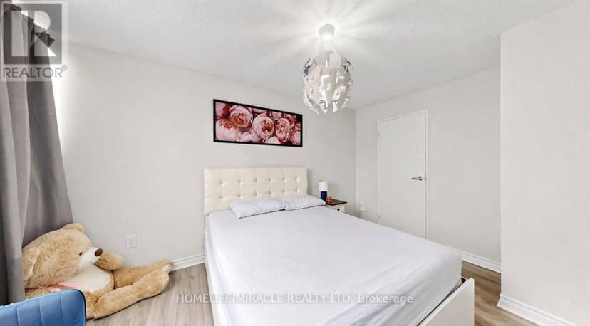 313 - 3590 Kaneff Crescent — photo 14 of 22