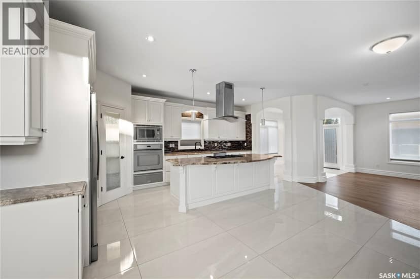 4622 Malcolm DRIVE — photo 10 of 40