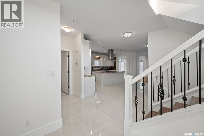 4622 Malcolm DRIVE — photo 9 of 40