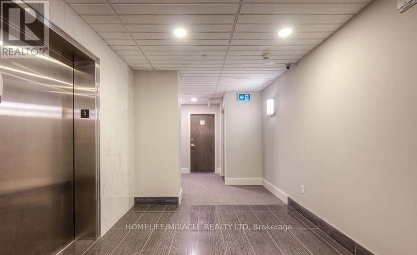 707 - 112 King Street — photo 5 of 36