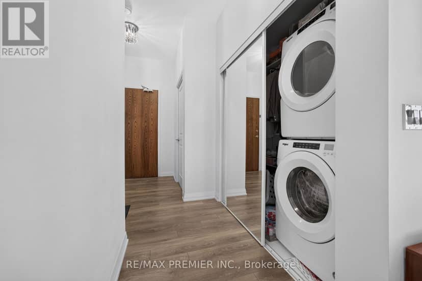 #1012 - 99 Eagle Rock Way — photo 14 of 19