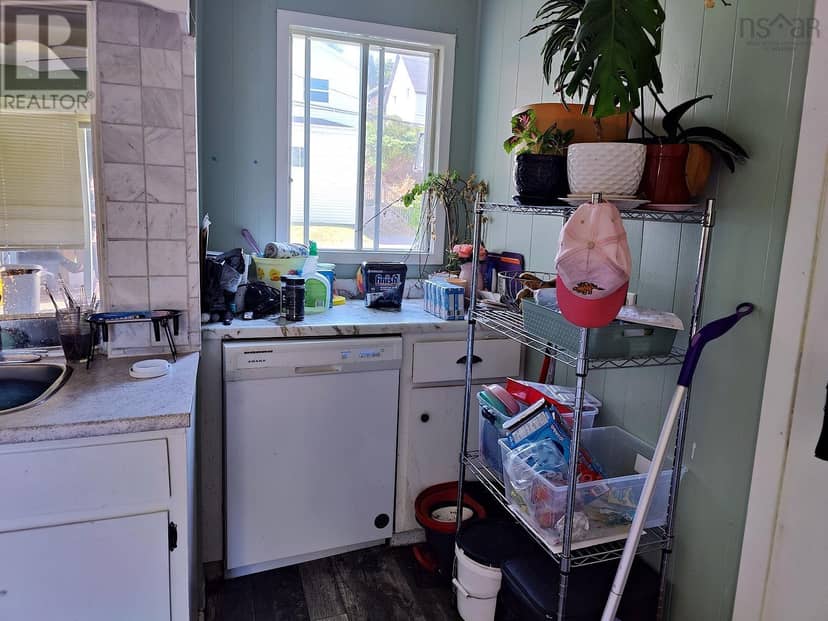 219 Rockdale Avenue — photo 9 of 26