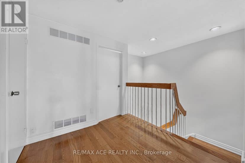 65 Cricklewood Crescent — photo 21 of 40
