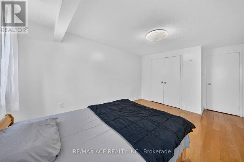65 Cricklewood Crescent — photo 23 of 40