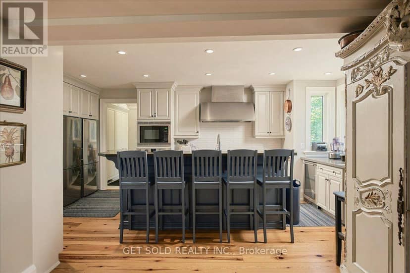 118 W Unit 2 - 2045 Muskoka Road — photo 16 of 40